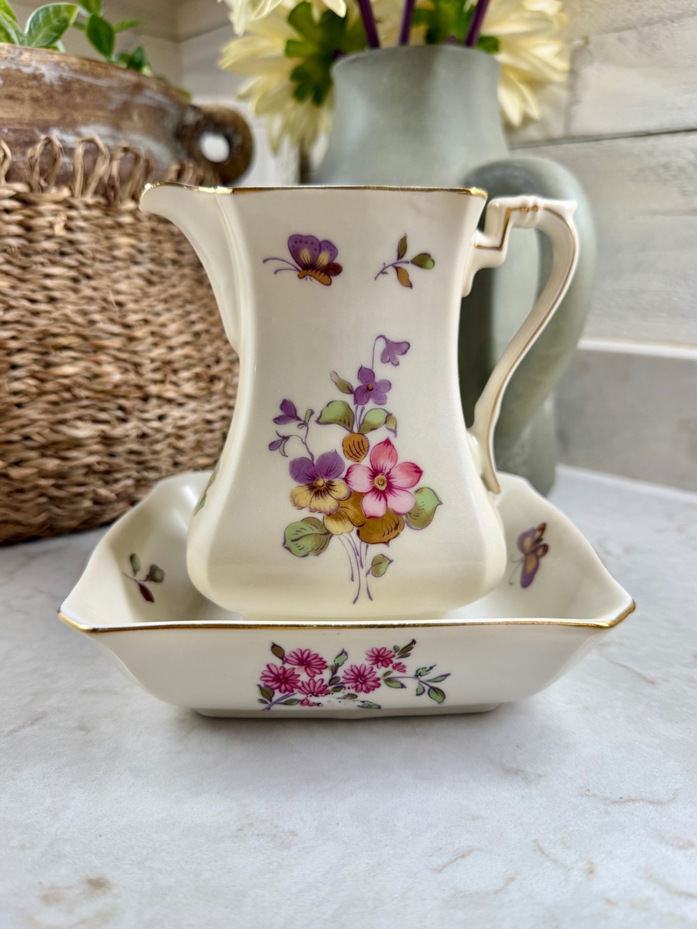 VINTAGE, LEFTON, HAND-PAINTED, SMALL PITCHER & BASIN